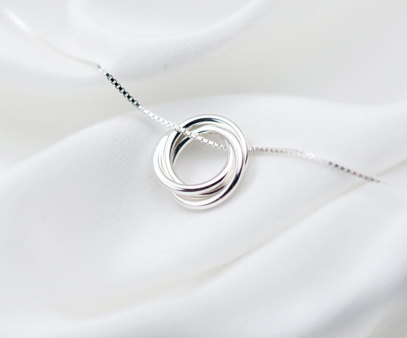 https://fulmo-img-server.com/necklacety/05ddd30c-67f5-4b5d-84b2-355e336516ee.jpg