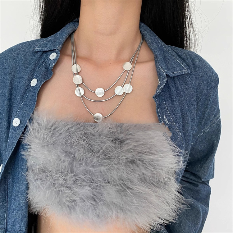 上品な重ね付け多層ネックレスチェーン丸プレート付き