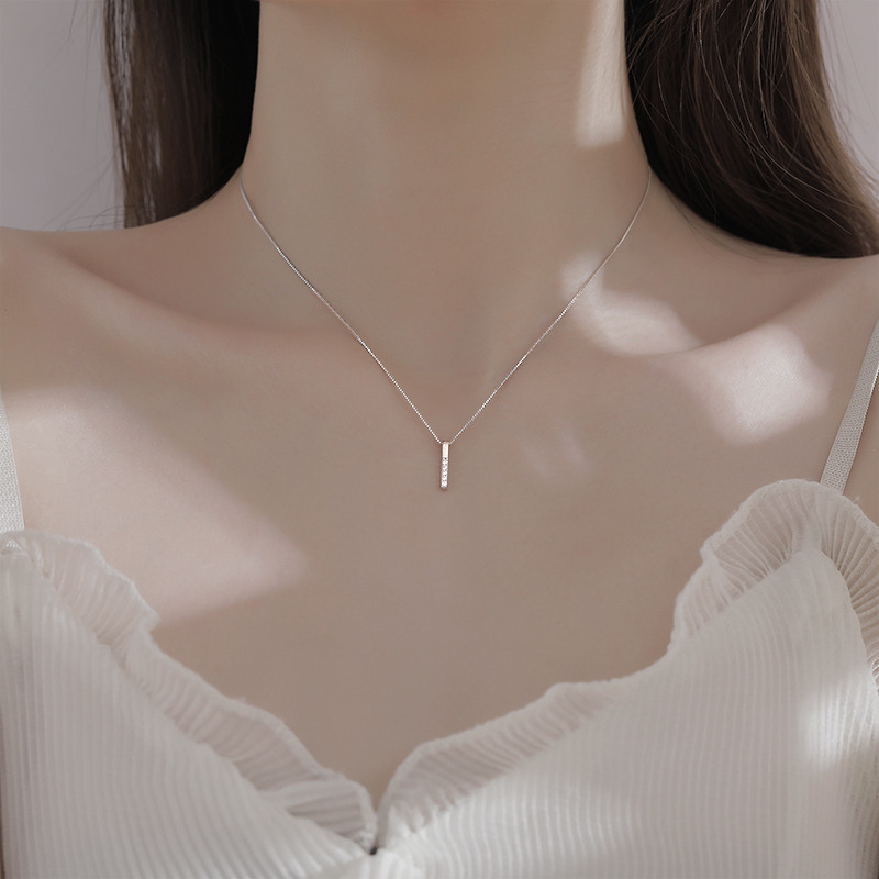 輝石付き縦バー ネックレスチェーン 女性用首飾り