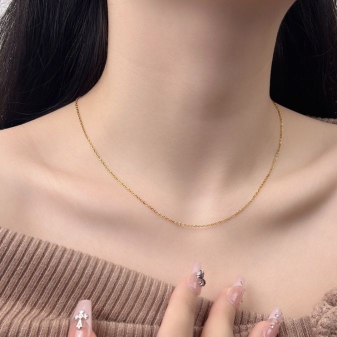 細いゴールドネックレスで上品な印象を叶える人気商品5選