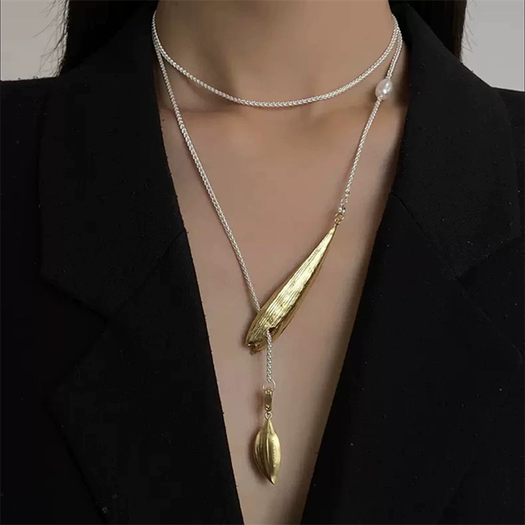 https://fulmo-img-server.com/necklacety/19d088e4-0eef-4f1e-9253-1ddaca9086fa.jpg