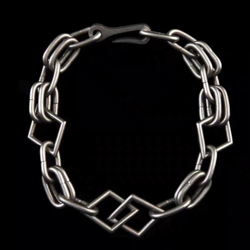 https://fulmo-img-server.com/necklacety/218b42e2-1c2e-491f-99d5-564f9a7ea7b3.jpg