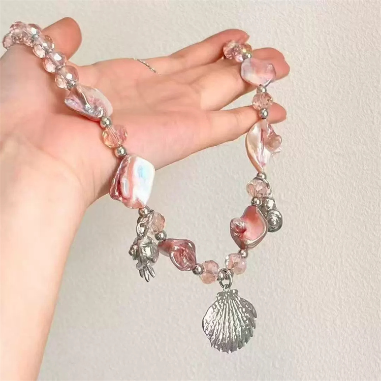 天然石と貝殻の多層ネックレスチェーン 個性的な大ぶりデザイン