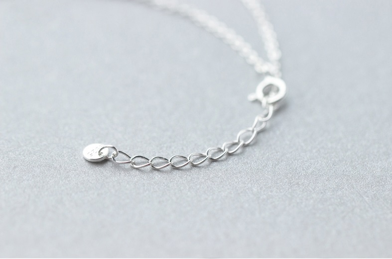https://fulmo-img-server.com/necklacety/3422730f-f416-4bec-ae41-179e4cc62841.jpg