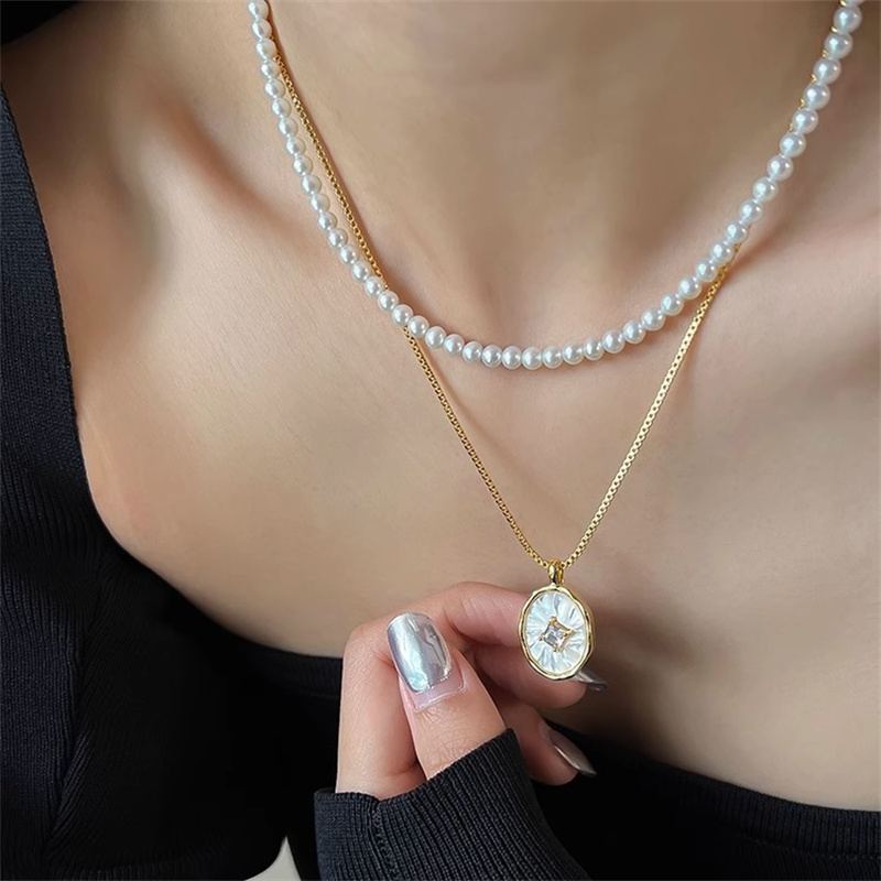 ネックレスチェーン 真珠とゴールドチェーンの重ね付けネックレス