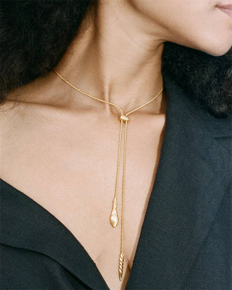 https://fulmo-img-server.com/necklacety/659c5d20-bfaa-49e7-80f7-a190c422e5eb.jpg