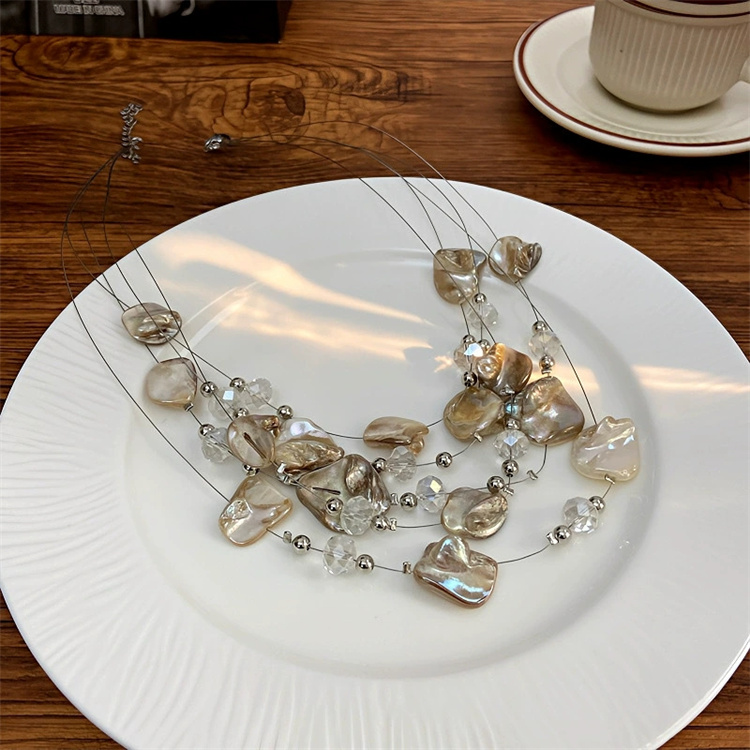 天然石と貝殻の多層ネックレスチェーン 個性的な大ぶりデザイン