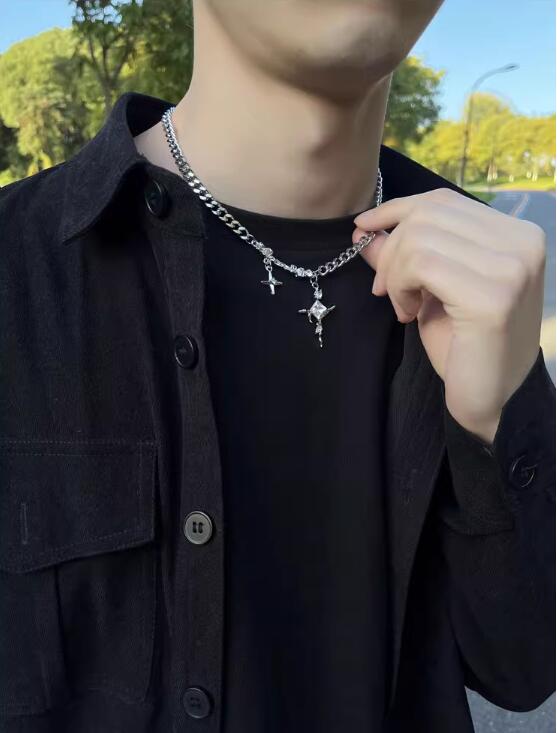 https://fulmo-img-server.com/necklacety/76858d89-9434-424d-90ba-1287f56f5b52.jpg