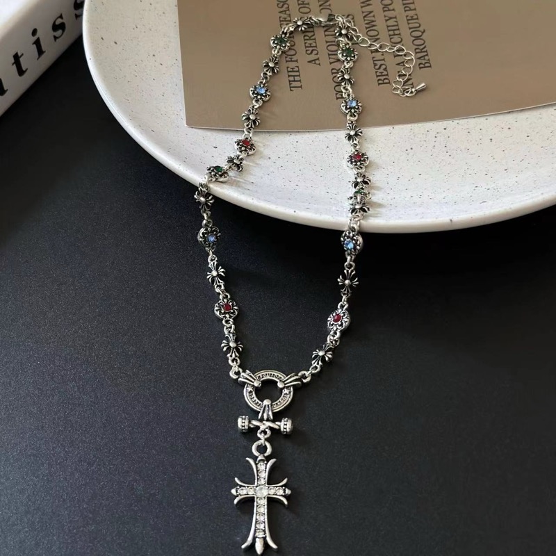十字架ペンダント付きシルバーネックレスチェーン