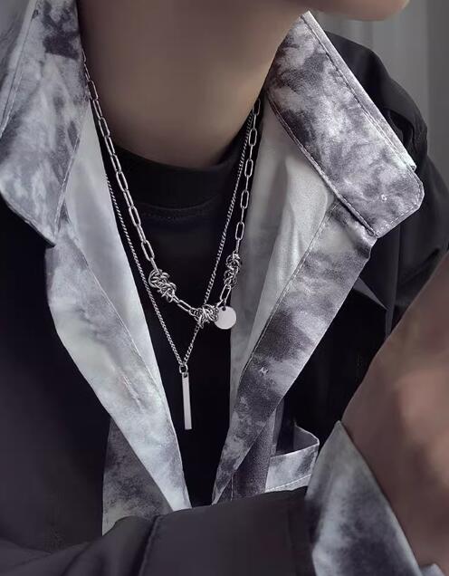 https://fulmo-img-server.com/necklacety/82d226cd-bf0b-4fae-8e5e-3a1c603e061c.jpg