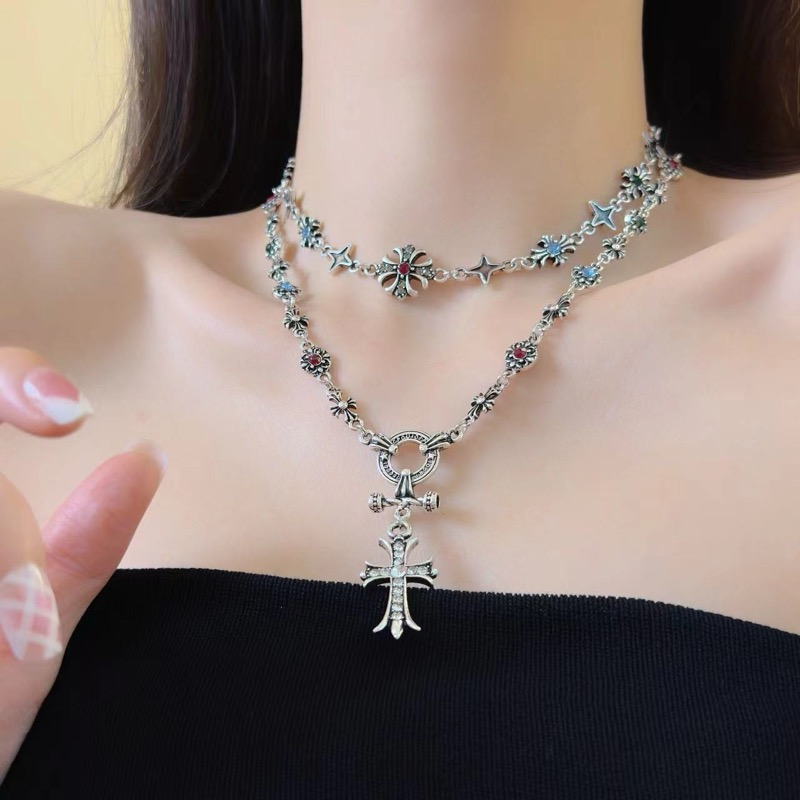十字架ペンダント付きシルバーネックレスチェーン