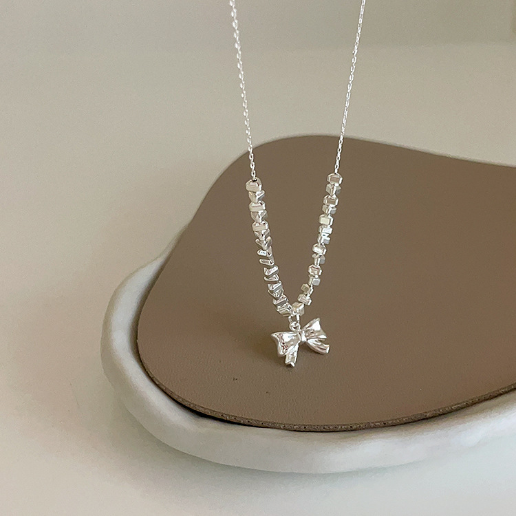 蝶々モチーフ付きビーズネックレスチェーン