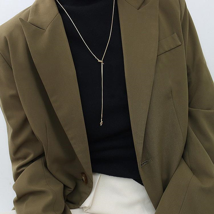 洗練されたゴールドネックレスチェーン シンプル鎖骨