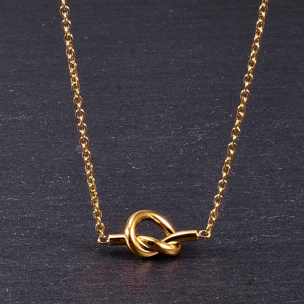 https://fulmo-img-server.com/necklacety/87c7674d-5377-4e2c-93ef-cbc9e21511ee.jpg