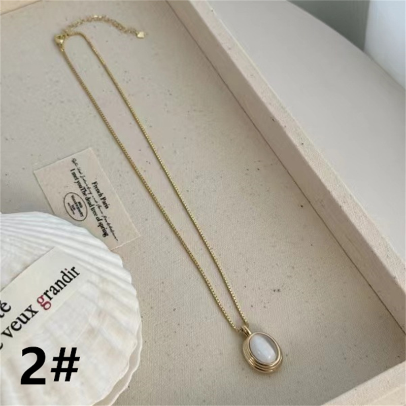 ネックレスチェーン 真珠とゴールドチェーンの重ね付けネックレス