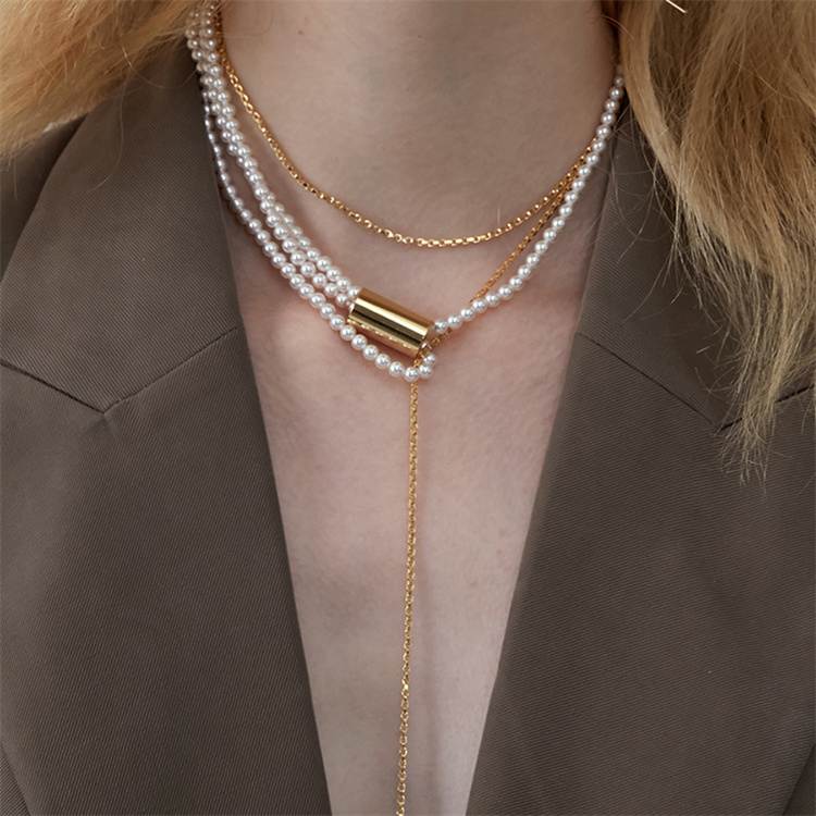 ネックレスチェーン 真珠とゴールドチェーンの重ね付けネックレス