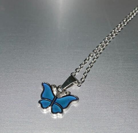 https://fulmo-img-server.com/necklacety/a75392b3-0220-4093-bd26-3d0c6d8a59b3.jpg