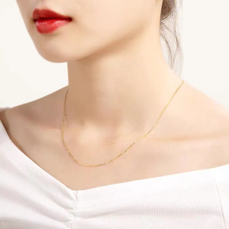 華奢チェーンネックレスで繊細な美しさを纏う上品アイテム5選
