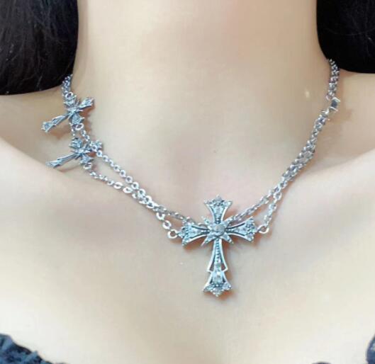 https://fulmo-img-server.com/necklacety/c5eb16e7-dad9-44d9-98b3-d9780874c9f8.jpg