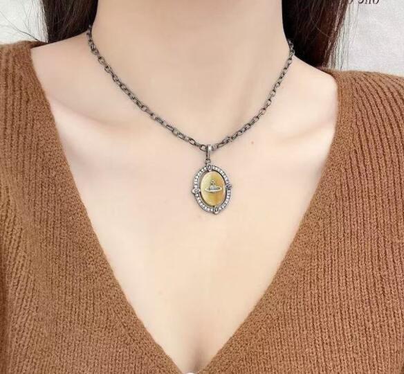 https://fulmo-img-server.com/necklacety/c89bc378-cef8-493f-b6ec-f3cbfda3c59d.jpg