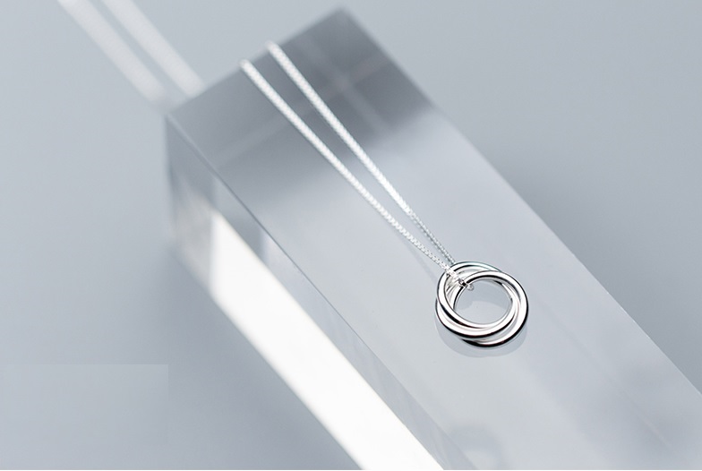 https://fulmo-img-server.com/necklacety/ca63abc1-2d47-44f6-b0a6-0f1bb07046ce.jpg