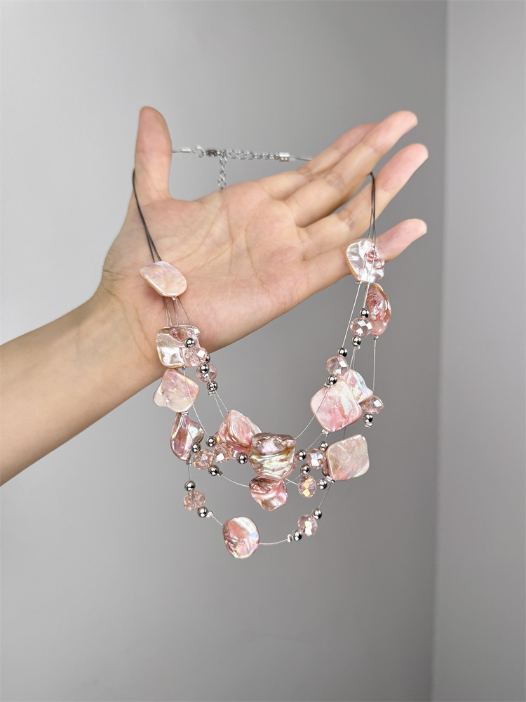 天然石と貝殻の多層ネックレスチェーン 個性的な大ぶりデザイン