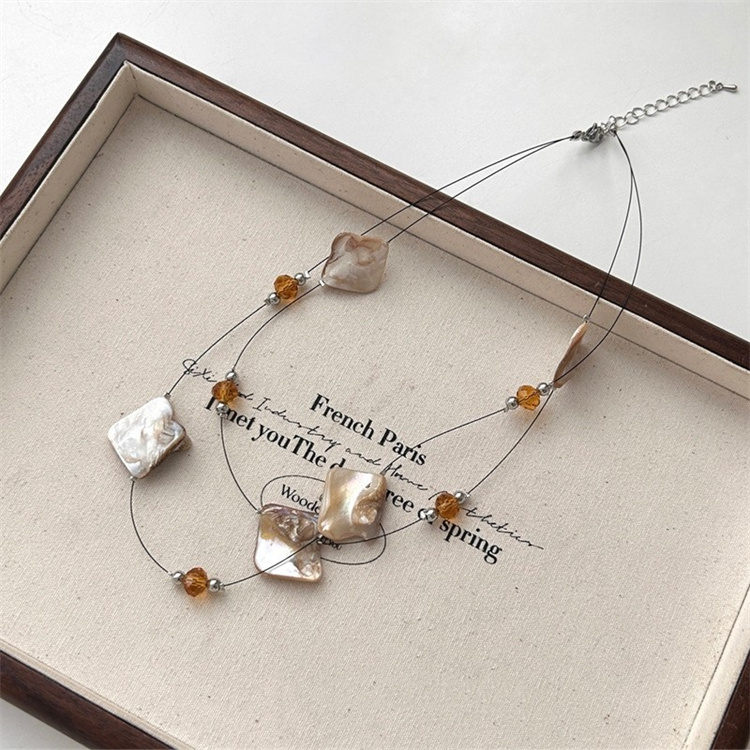 天然石と貝殻の多層ネックレスチェーン 個性的な大ぶりデザイン