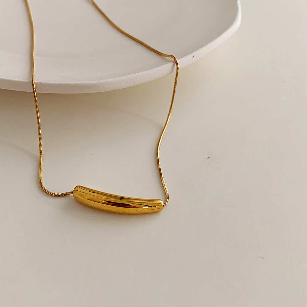 高級感のある個性的な金属製ネックレスチェーン