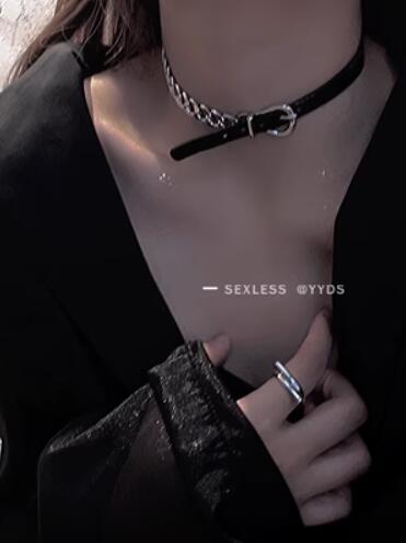 https://fulmo-img-server.com/necklacety/de4b03b6-e8a5-4ac7-88be-2a3570cc6aff.jpg