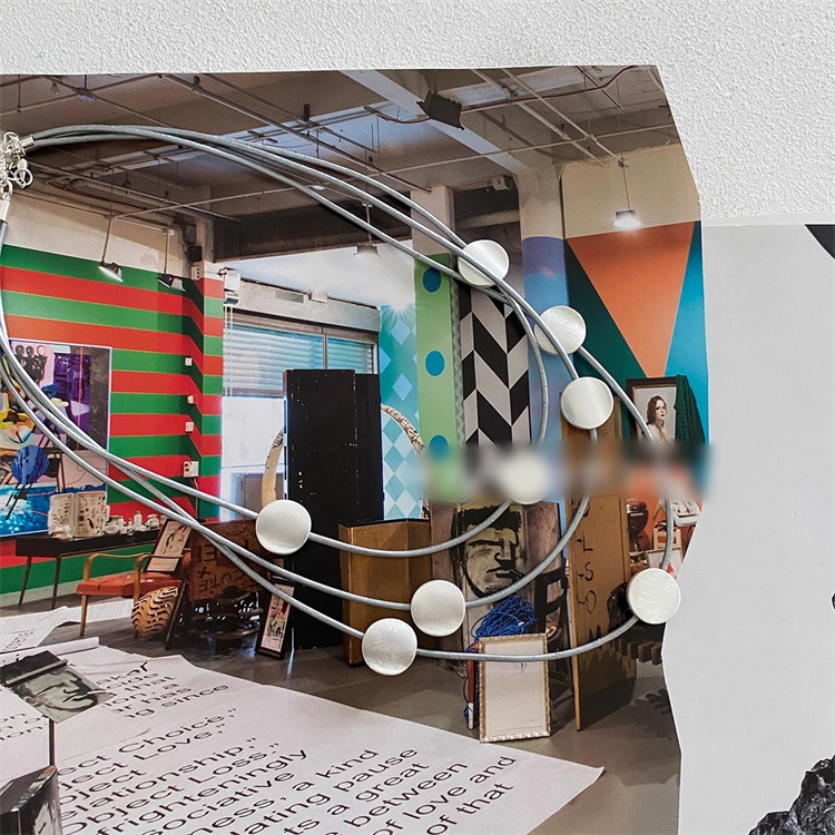 上品な重ね付け多層ネックレスチェーン丸プレート付き