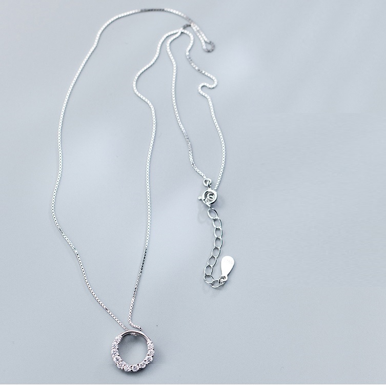 https://fulmo-img-server.com/necklacety/e31884ba-196e-4704-a5ac-fb6bd5dd3053.jpg