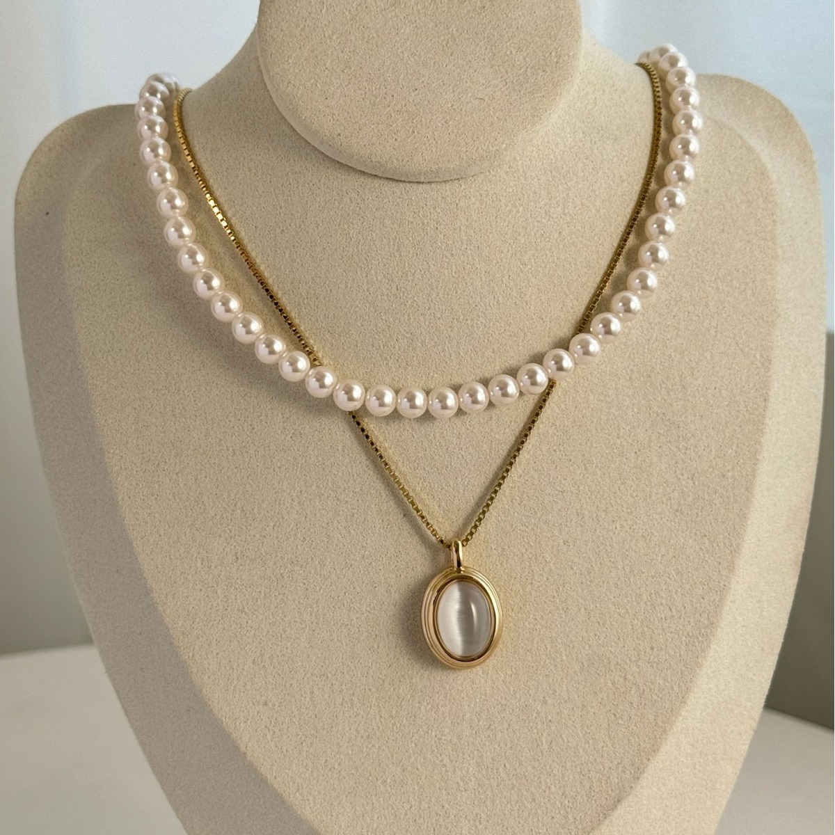 ネックレスチェーン 真珠とゴールドチェーンの重ね付けネックレス