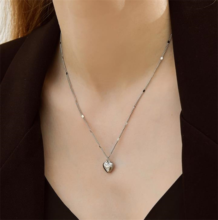 https://fulmo-img-server.com/necklacety/e3ef5b97-33d3-4bdf-a584-fecfcbd94fbe.jpg