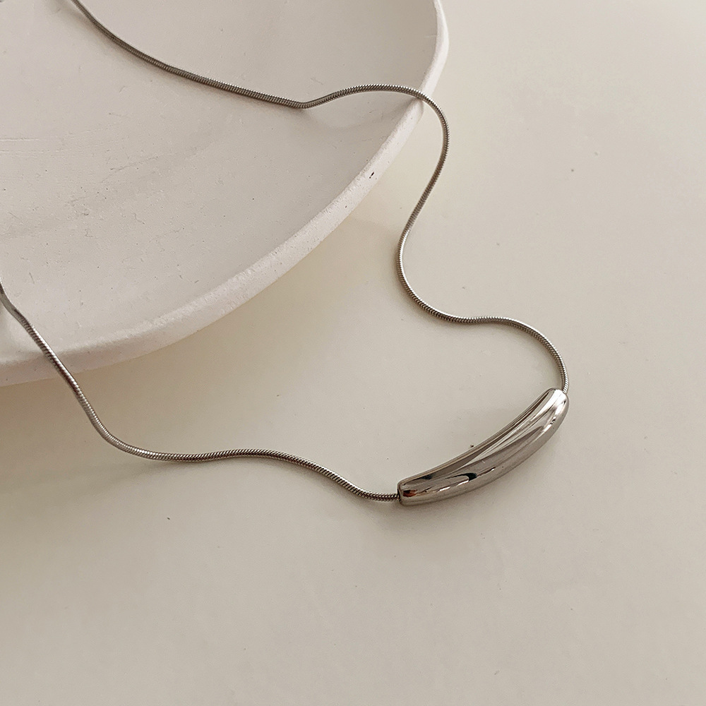 高級感のある個性的な金属製ネックレスチェーン