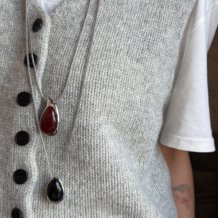 高級感あふれる天然石ペンダント付きネックレスチェーン