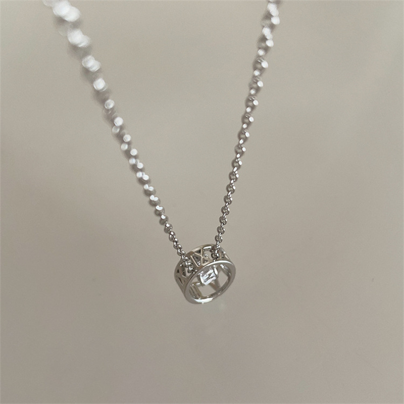 設計感溢れる円形石付きネックレスチェーン 錆びにくい首飾り