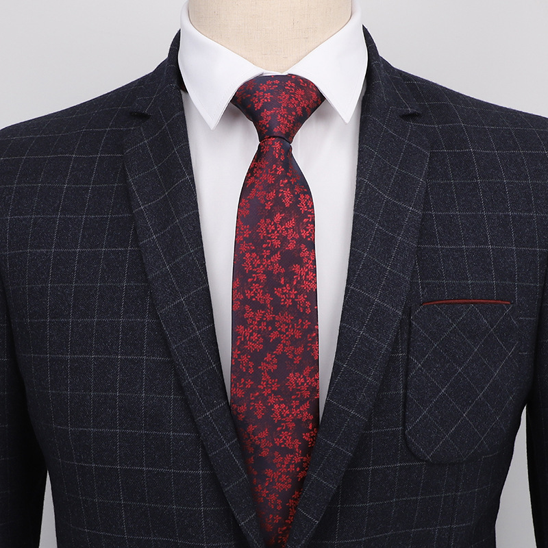 ネクタイ 上品な斜め縞模様の絹織りネクタイ