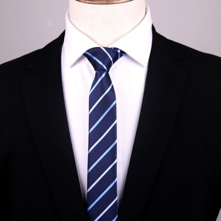 ネクタイ 上品な斜線模様の紳士用フォーマルネクタイ