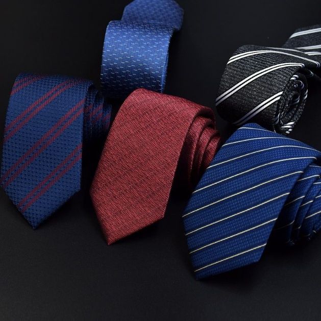 ネクタイ 多彩な柄で魅せる高級感ある五本組ネクタイセット