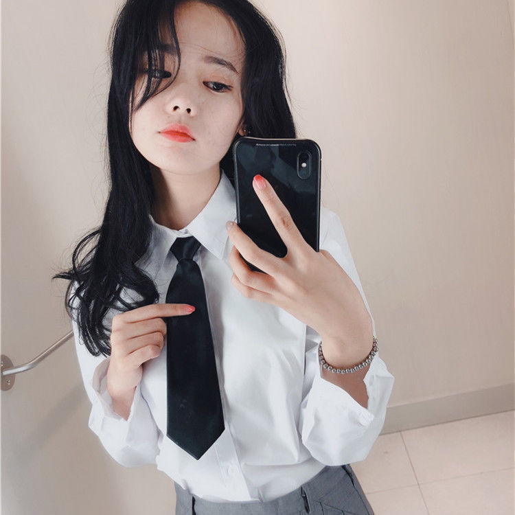 学生風シンプル無地ネクタイ制服スタイル