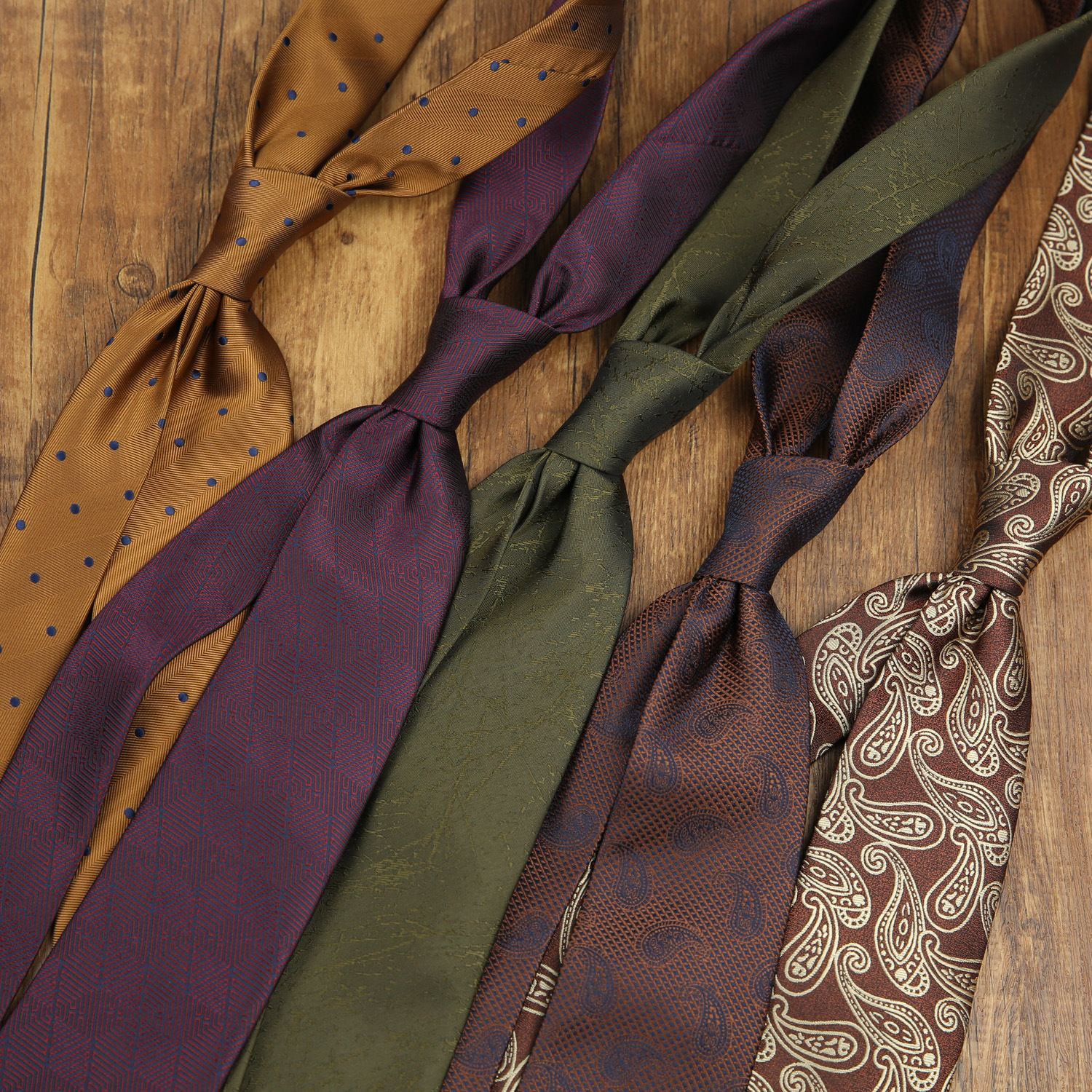 ネクタイ 上品な柄とシックな無地の結婚式用ネクタイセット