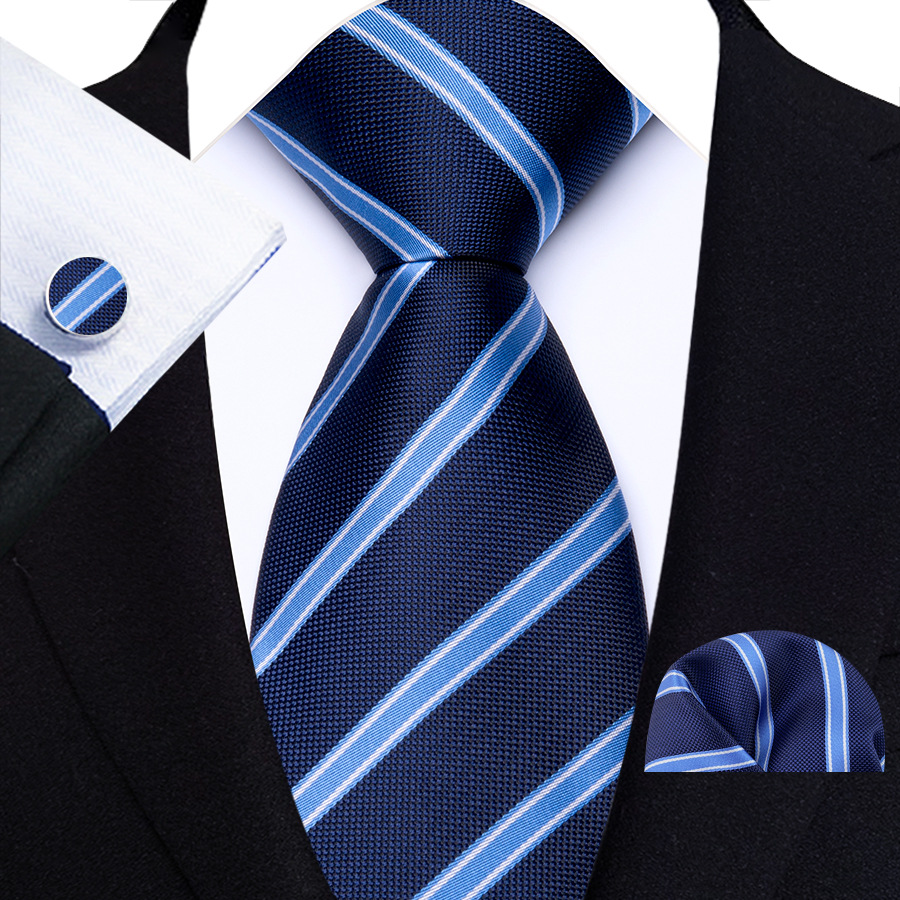 ネクタイ 格調高い斜縞模様 ネクタイ