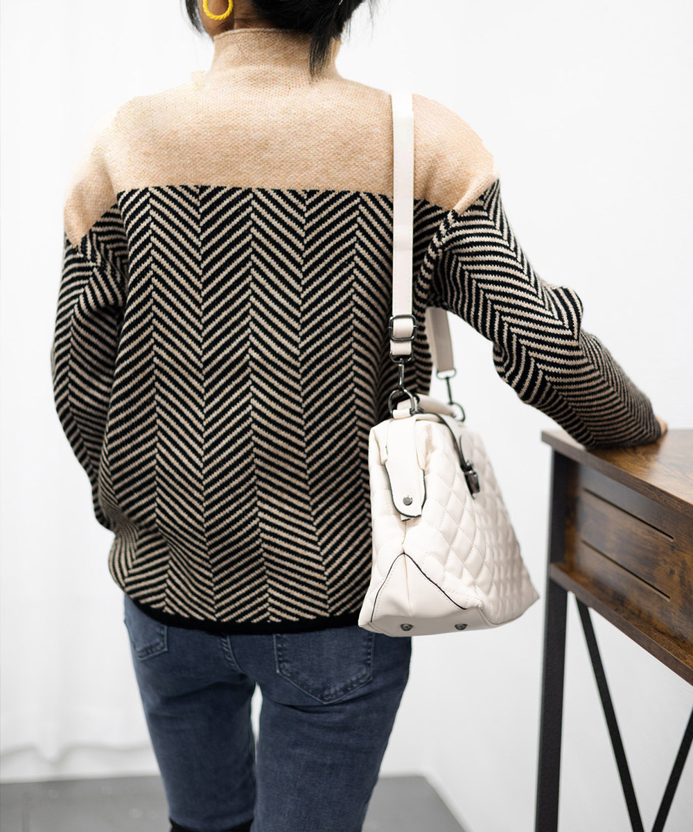 配色幾何学模様セーター タートルネック レディース　長袖