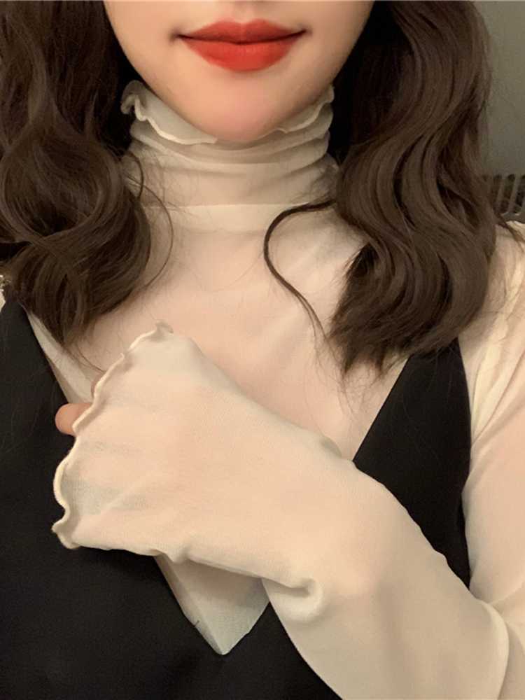 洗練された大人の魅力を引き出す！グレージュ タートルで叶える上品スタイル5選