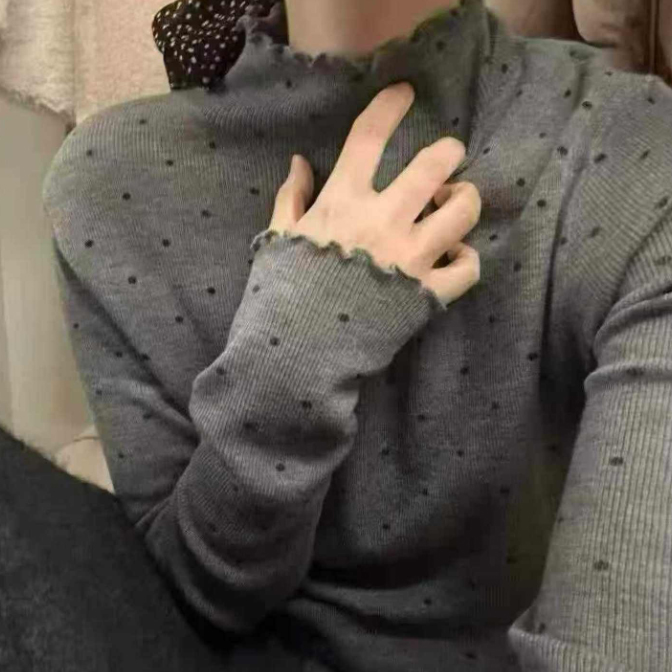 小粒ドット柄フリルネックタートルニットシャツ