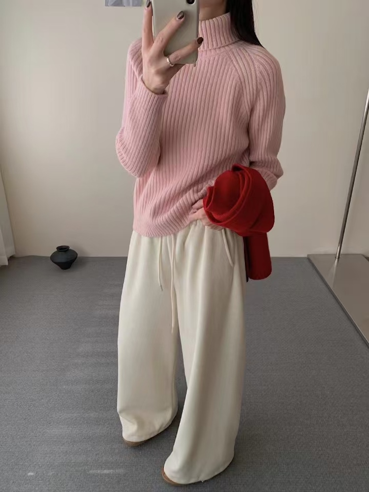 今季必須アイテム 厚手リブ編みタートルネックセーター