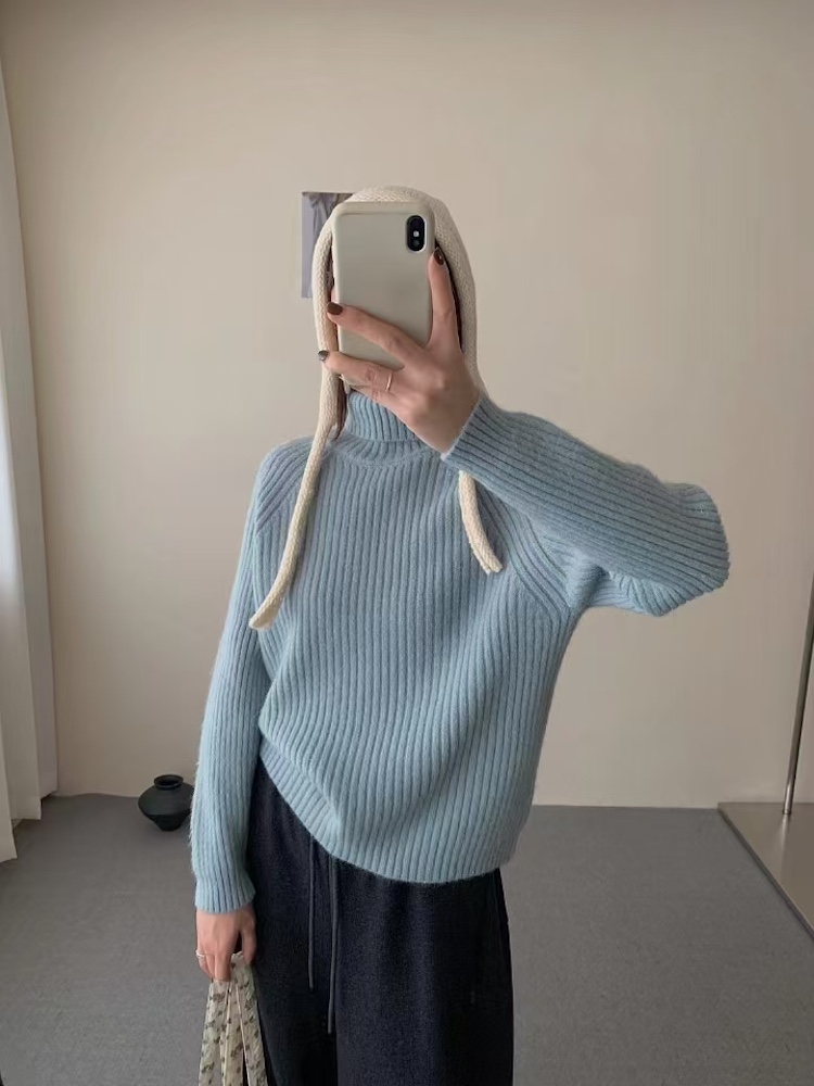今季必須アイテム 厚手リブ編みタートルネックセーター
