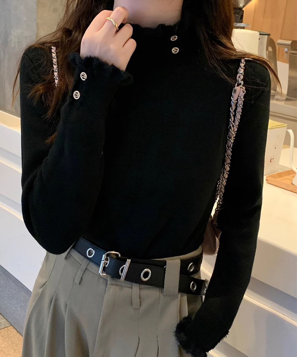 タートルネック 裏起毛フリル襟ニットシャツ金ボタン付き