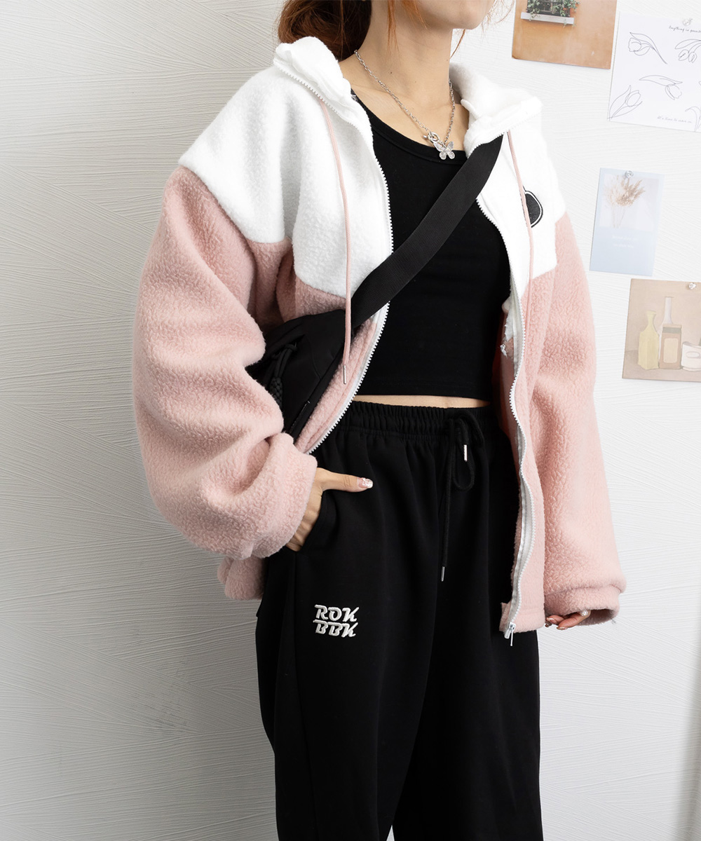 タートルネック 立ち襟ボア配色ジャケット ハート刺繍付き　レディース　長袖