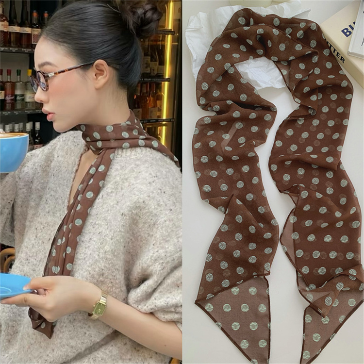 スカーフ　ドット柄シルクスカーフ